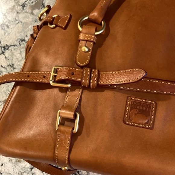 Dooney & Bourke brown leather satchel bag red lining, brass trim and zipper - Picture 8 of 16